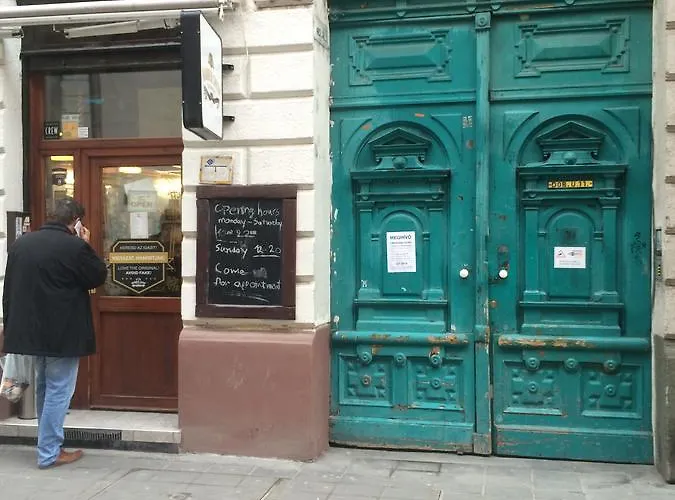 Peaceful Gozsdu Apartament